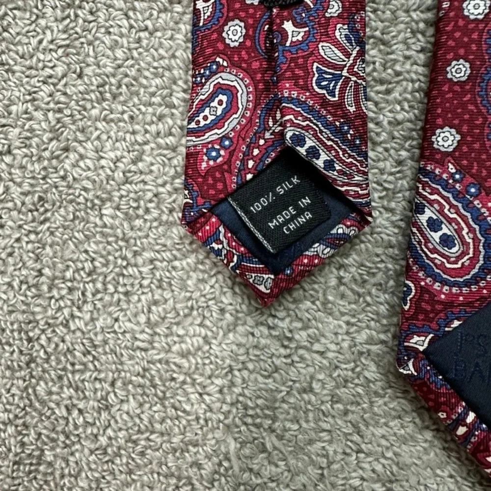Jos. A. Bank Mens Silk Paisley Necktie Burgundy Red Navy Blue White 59 Inch